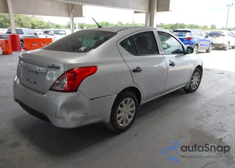 2019 Nissan Versa 1.6 S z USA, uszkodzony, nr VIN 3N1CN7AP9KL832612